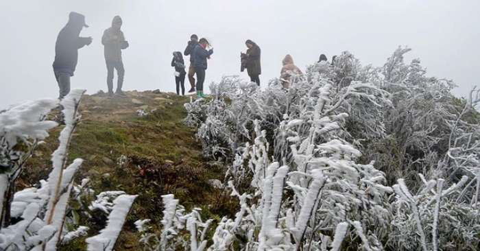 Thời tiết ngày 31/12: Bắc Bộ nhiệt độ xuống kỷ lục, vùng núi cao dưới 0 độ, nhiều nơi có băng tuyết