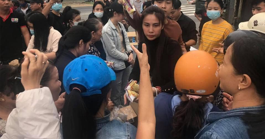 Công Vinh ‘bất lực’ gọi Thuỷ Tiên là ‘cô vợ trời hành’: Đi làm về vợ đã một mình bay ra Huế cứu trợ