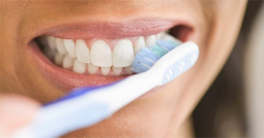 Chuyên gia chỉ ra cách ngăn ngừa virus xâm nhập răng miệng, trong mùa dịch COVID-19 người dân càng nên “dắt túi”