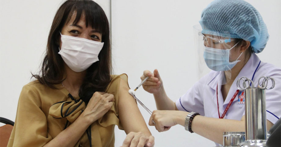 Sau khi tiêm vắc-xin Covid-19, bị sốt hay không sốt thì tốt hơn?