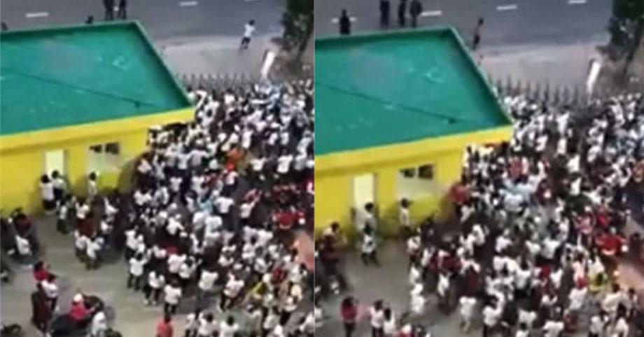 Nghe tin đồng nghiệp mắc Covid-19, hàng trăm công nhân khu công nghiệp xô đổ rào chắn tháo chạy
