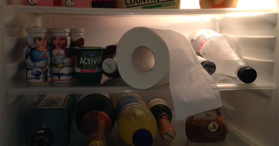 Để 2 cuộn giấy vệ sinh vào tủ lạnh bạn sẽ bất ngờ với kết quả nhận được và ‘𝘁𝗶ế𝗰 𝗵ù𝗶 𝗵ụ𝗶’ vì không biết mẹo này sớm hơn