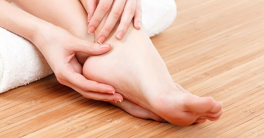 9 dấu hiệu qua bàn chân cho thấy sức khỏe của bạn đang 𝐤ê𝐮 𝐜ứ𝐮, ai không có thật đáng chúc mừng