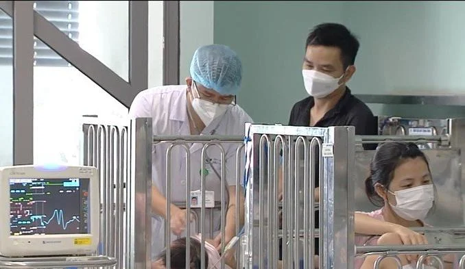 Bé 13 tháng tuổi 𝚔𝚑ô𝚗𝚐 𝚚𝚞𝚊 𝚔𝚑ỏ𝚒 do mắc Adenovirus: Con có dấu hiệu này cần cho đi viện ngay lập tức