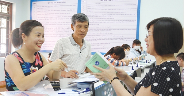 Từ tháng 11/2022: 2 đối tượng được tăng lương trước hạn, 1 đối tượng được lên lương 11,92 triệu đó là ai?