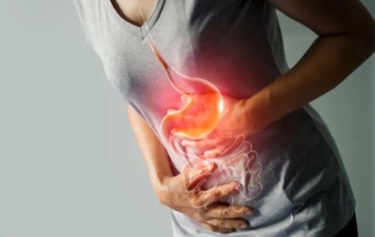Tỉnh giấc nửa đêm thấy miệng đắng và khát nước, rất có thể là dấu hiệu của 5 bệnh này