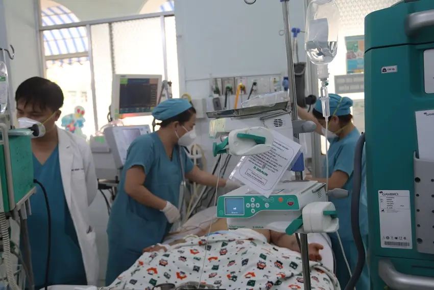 18 trẻ qua đời do sốt xuất huyết, trên 70% là trẻ thừa cân, béo phì