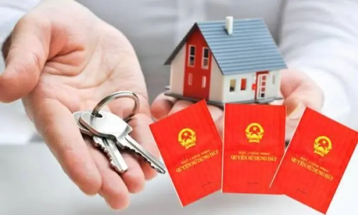 Sang tên sổ đỏ cho con, nên tặng cho hay để thừa kế thì lợi hơn: 5 điều cần biết để không bị thiệt