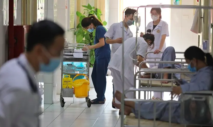 2 người đàn ông trẻ tuổi ở Hà Nội qua đời vì sốt xuất huyết sau 6 ngày điều trị